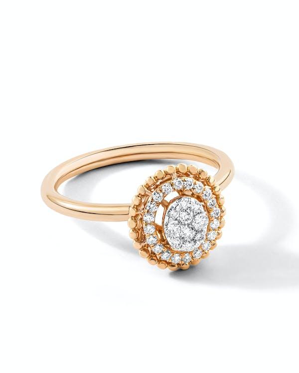Zásnubní prsten z hladkého bílého zlata s větším bílým diamantem